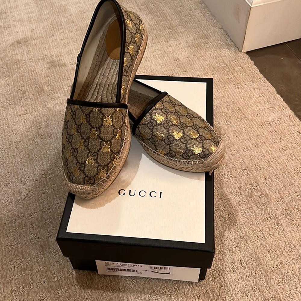Gucci Espadrilles 39 1/2-worn only a few times.  In GREAT condition!